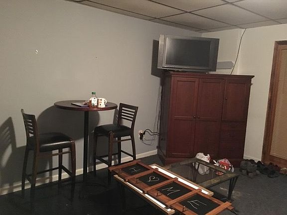 4th image of 4011 Wilson Ave
