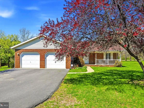 229 Hollis Dr, Gerrardstown, WV 25420