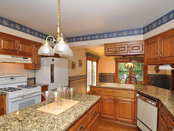 3rd image of 5342 Woodstone Dr