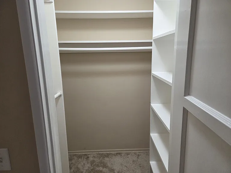 15219 Wyandotte St — Photo 25