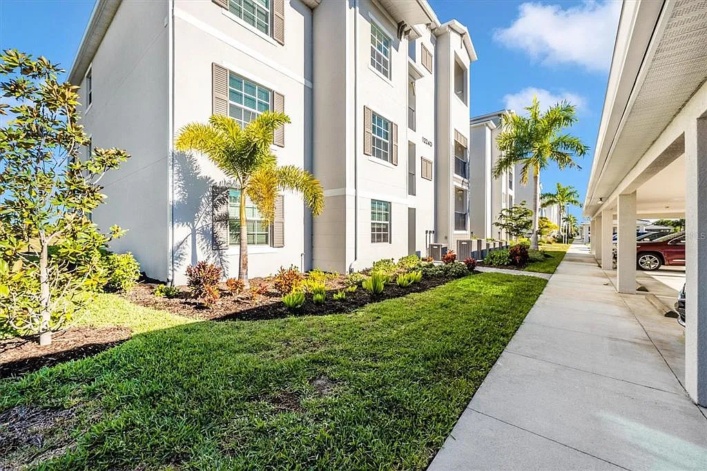 2 bed, 2.0 bath, 1154 sqft, $2,300 — Photo 1