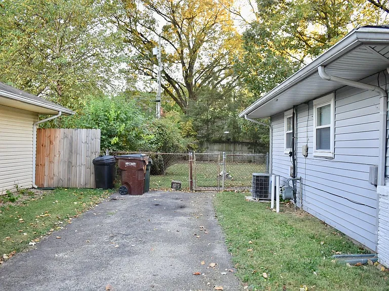 1316 Mill Race Rd — Photo 3