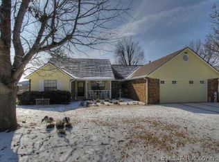 14518 Mockingbird Ln, Sand Springs, OK 74063