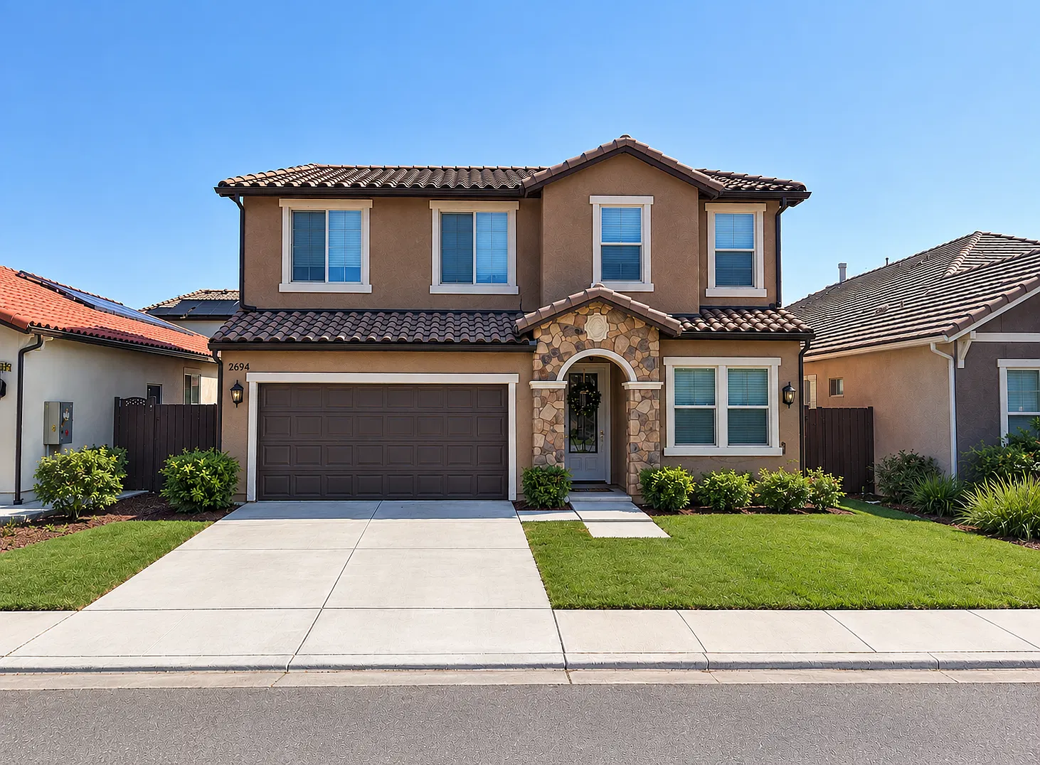 5 bed, 2.5 bath, 2347 sqft, $2,800 — Photo 1