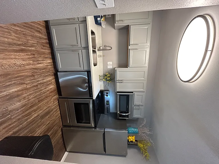 Residence at The Heights — Photo 9