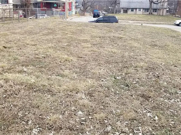 2718 Grove St, Kansas City, MO 64109