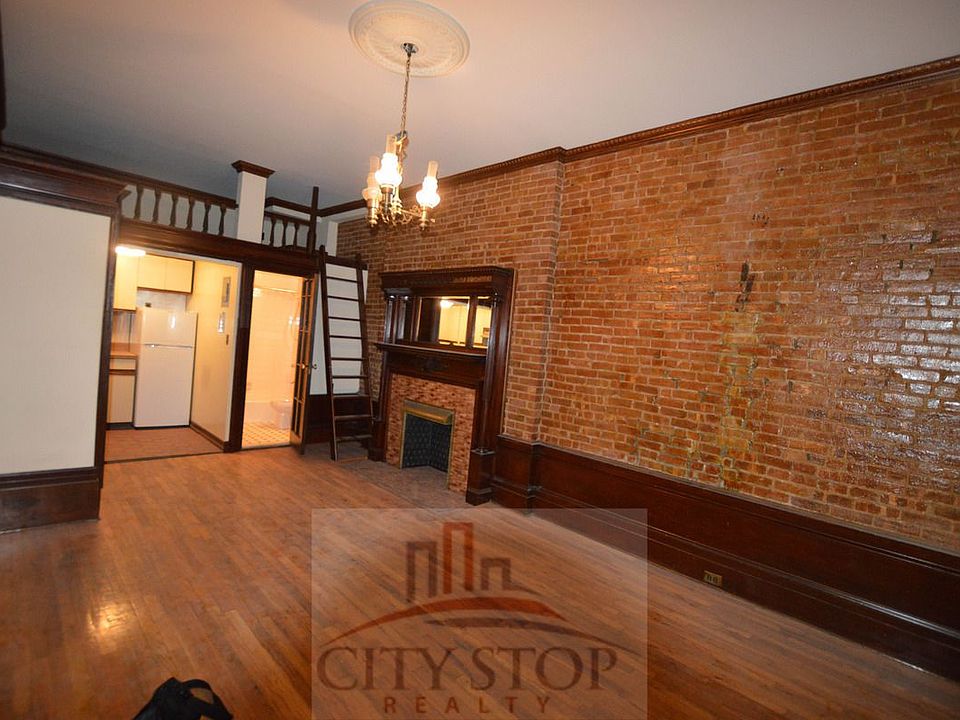 2nd image of 329 W 76th St #1