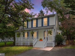 406 Blue Ridge Ave NE, Leesburg, VA 20176