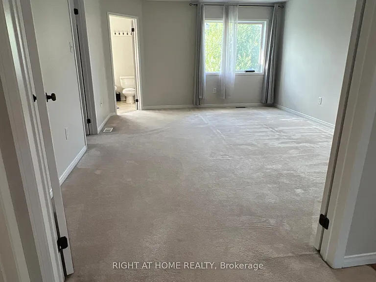 39 Golden Iris Cres — Photo 35