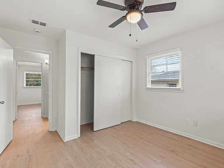 303 Springdale Dr #B — Photo 17