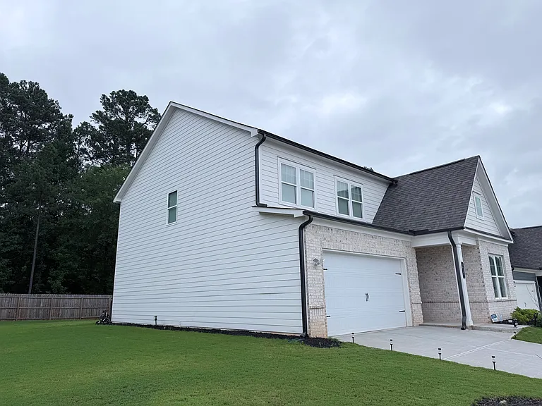 3022 Cambridge Mill St — Photo 2