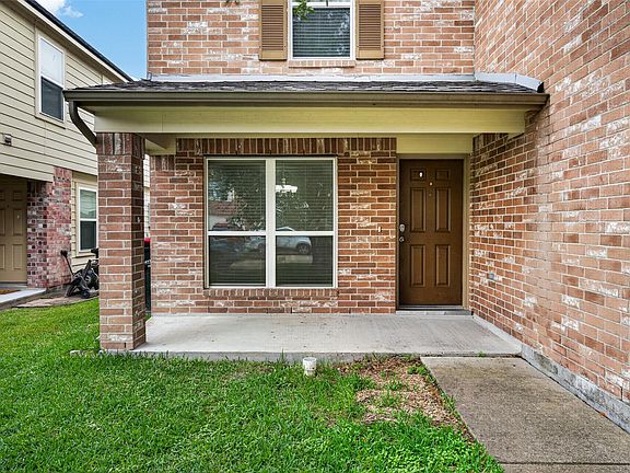 4th image of 3026 Apple Dale Dr