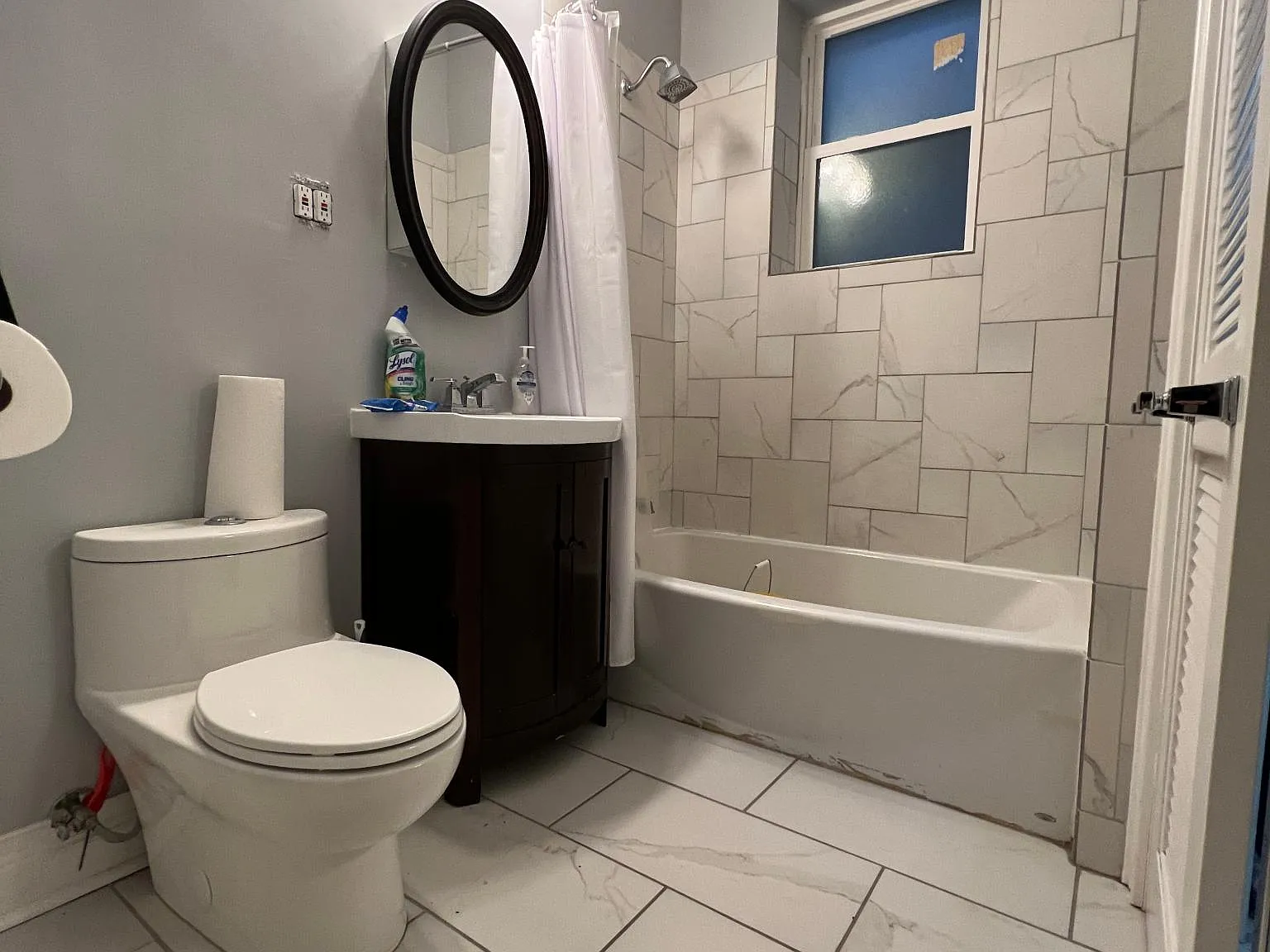 2936 W Fletcher St — Photo 2