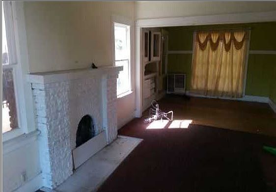 3rd image of 1023 N Avalon Blvd