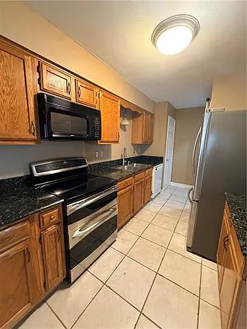 2 bed, 2.5 bath, 1783 sqft, $1,700 — Photo 3