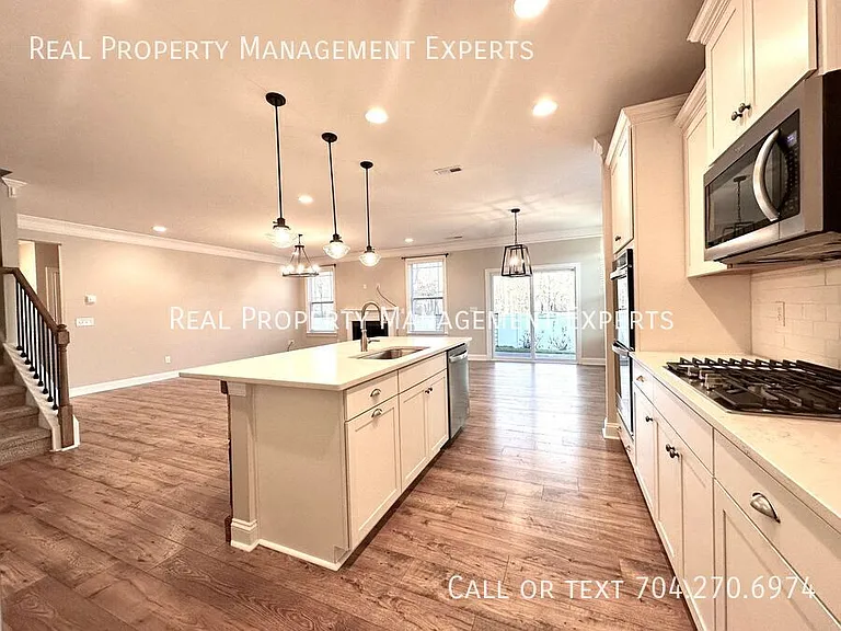 278 Preston Rd — Photo 5
