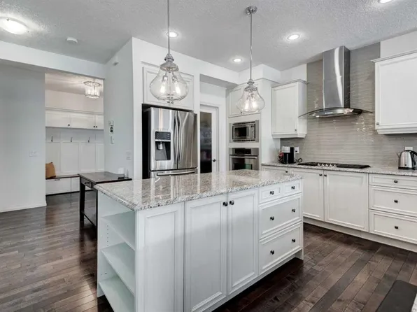 112 NW Auburn Springs Close SE, Calgary, AB T3M 0Z9