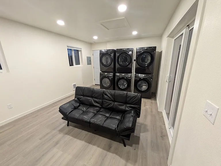 539 W Taylor Ave — Photo 10