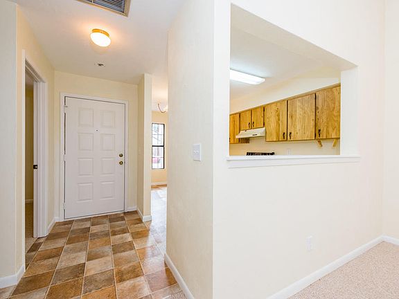 5th image of 875 Stonybrook Cir