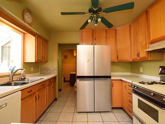 3rd image of 45 Hillcrest Ave