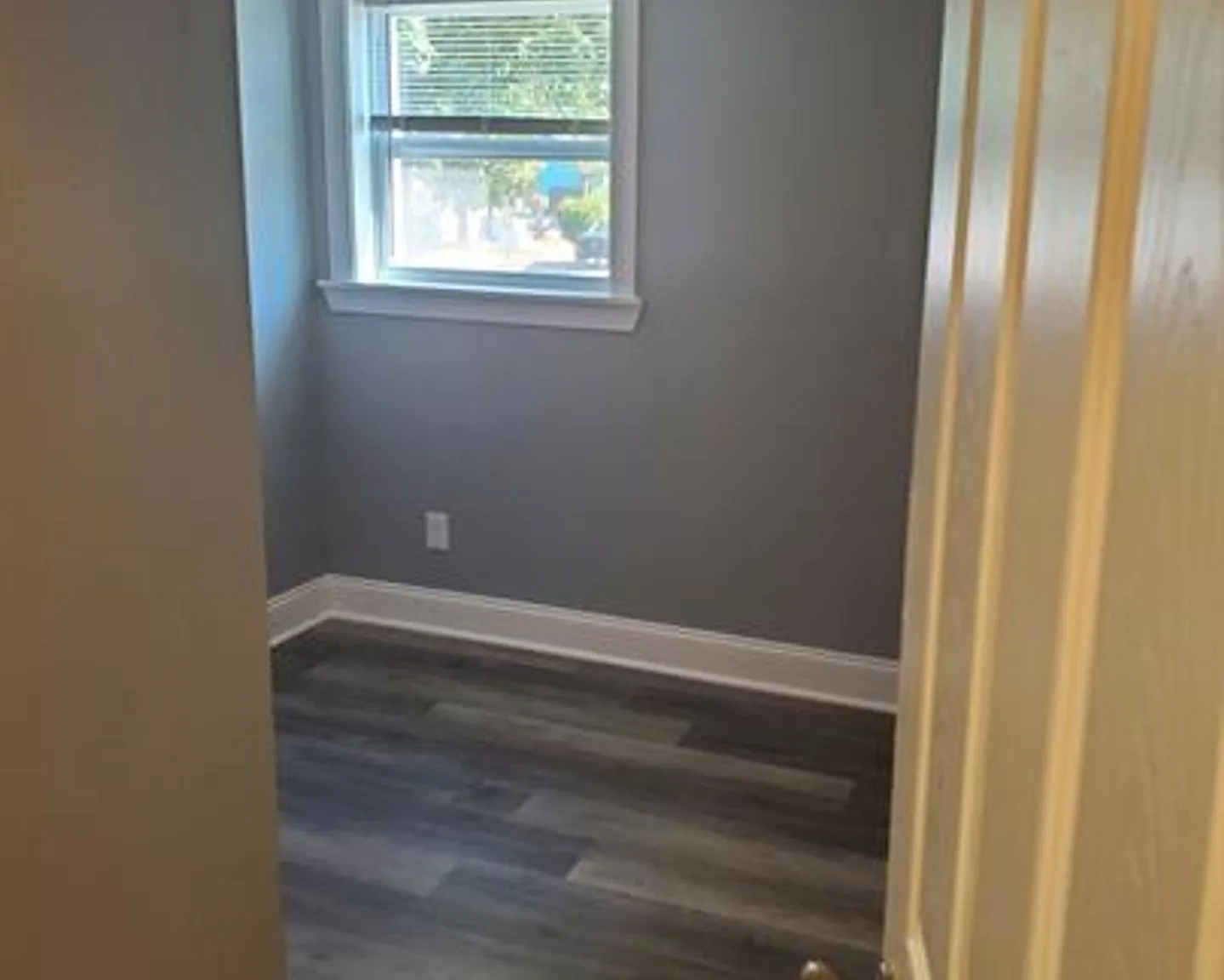 1607 Division Street $650 Available Room (Shared Bath) — Photo 3