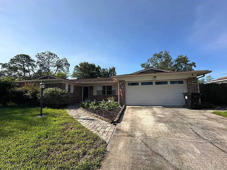 1661 Bartlett Ave — Photo 1
