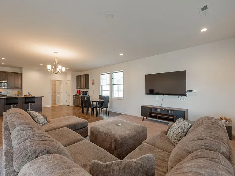 5006 Forsythia Pl — Photo 36