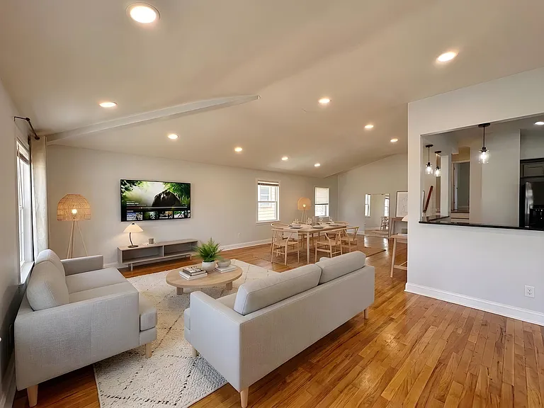 424 Jefferson Ave #3 — Photo 1