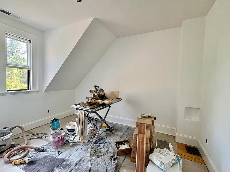 33 Brewster St — Photo 13