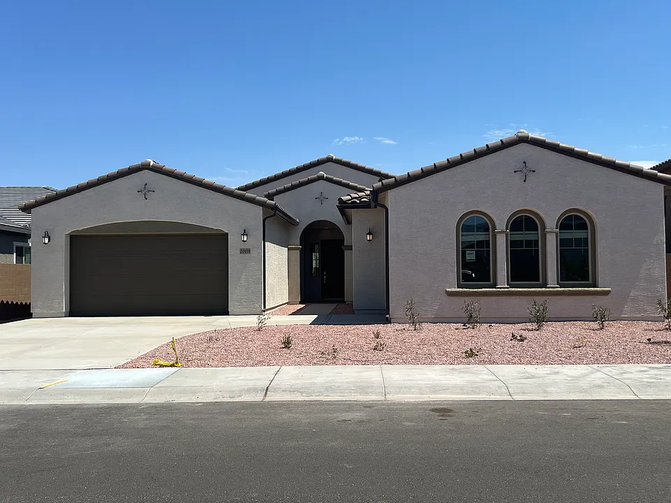 20119 W Pinchot Dr