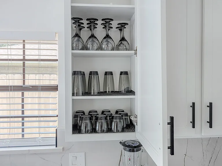 2521 Delmar Dr — Photo 18