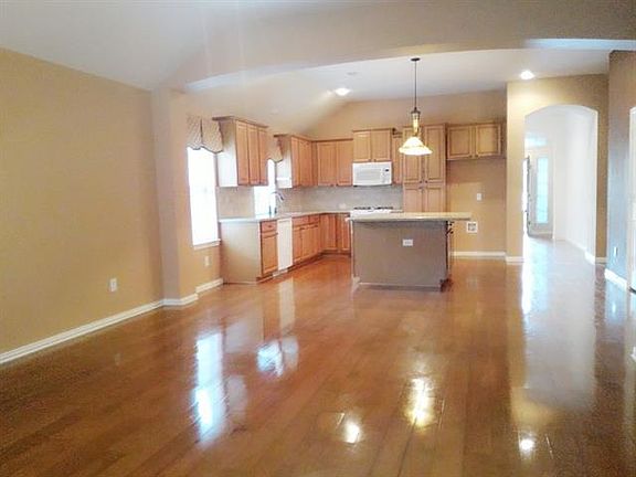 5th image of 9116 Wiggins Dr