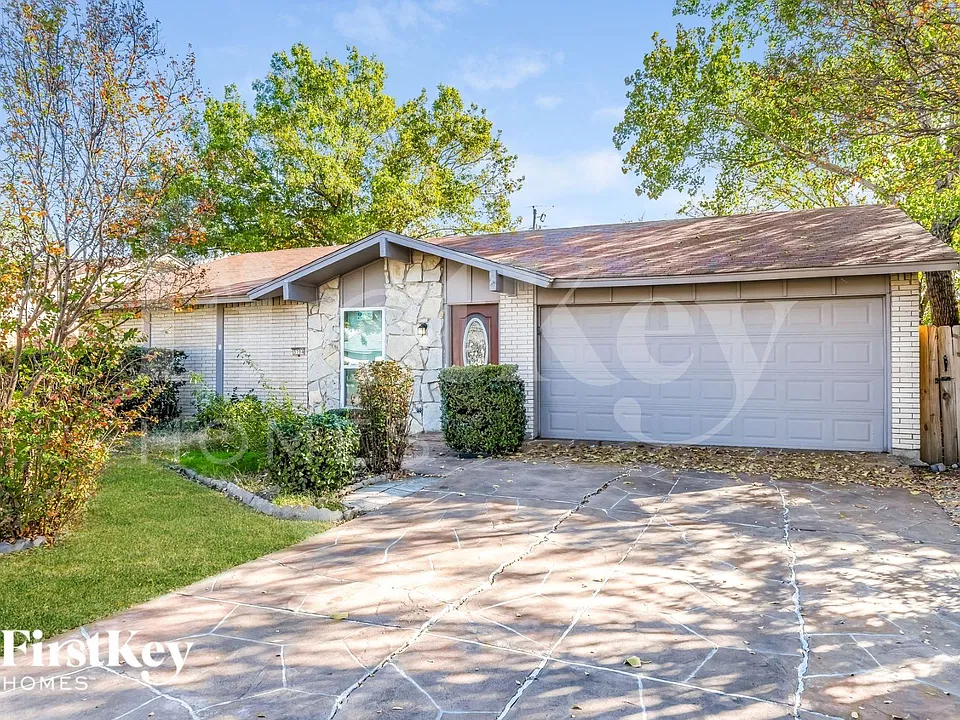 3704 Finley Rd