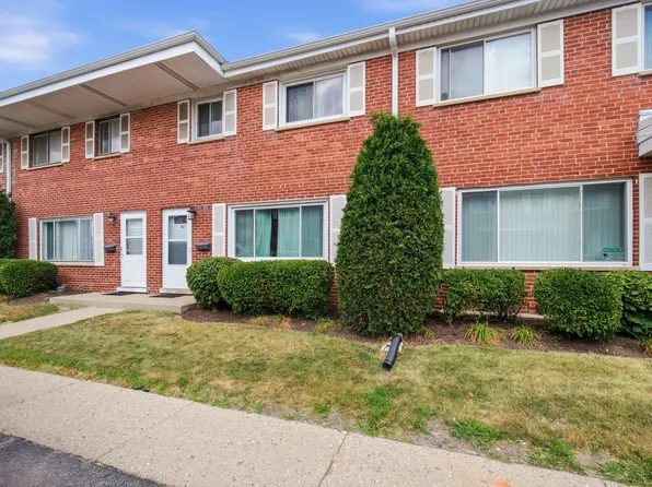 1150 N Boxwood Dr #A, Mount Prospect, IL 60056