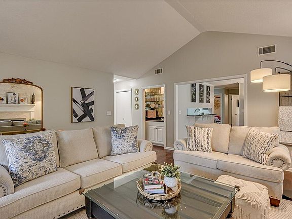 4th image of 446 Creekwalk Dr