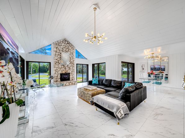 583 Rambling Drive Cir #R27979