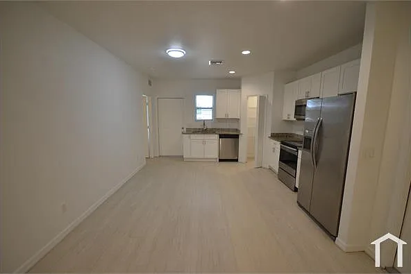 3303 Armstrong Ct — Photo 5