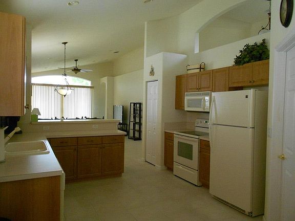 5th image of 692 NW Stanford Ln