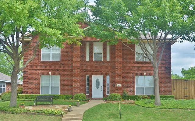 1st image of 1421 Woodmont Dr