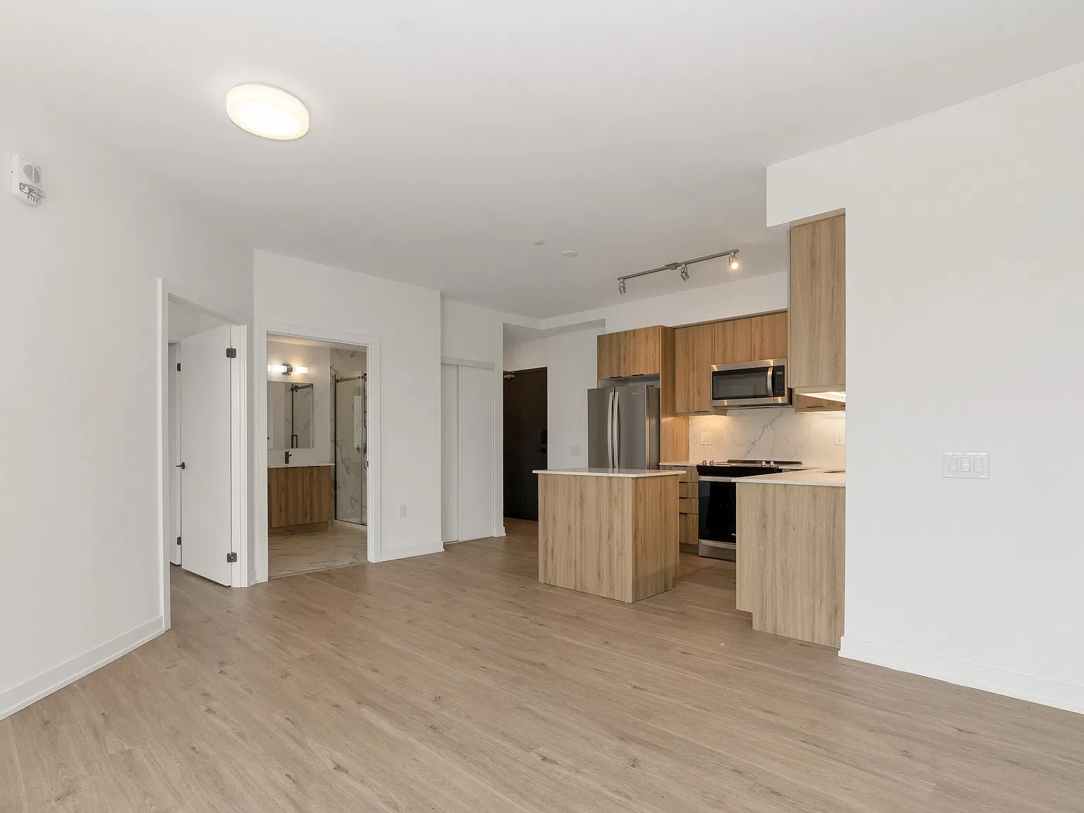 56 Lakeside Ter, Barrie, ON L4M 0L4, Canada — Photo 2