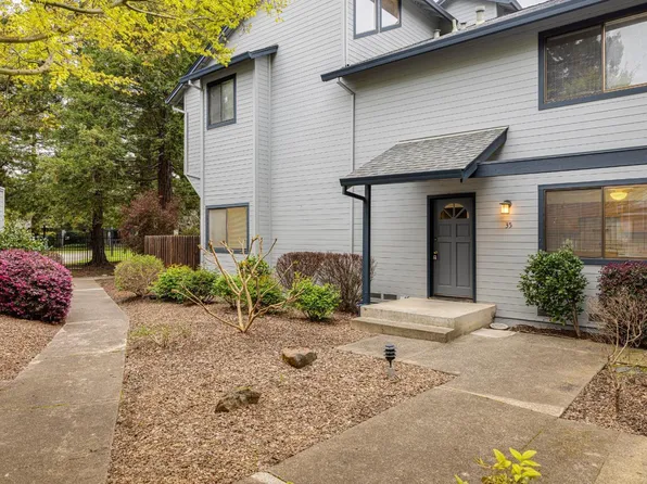 35 Village Parkway, Napa, CA 94558