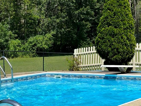 2nd image of 32 Albea Drive