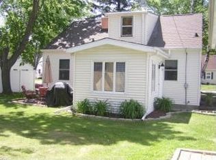 1910 S Adams St, Appleton, WI 54915