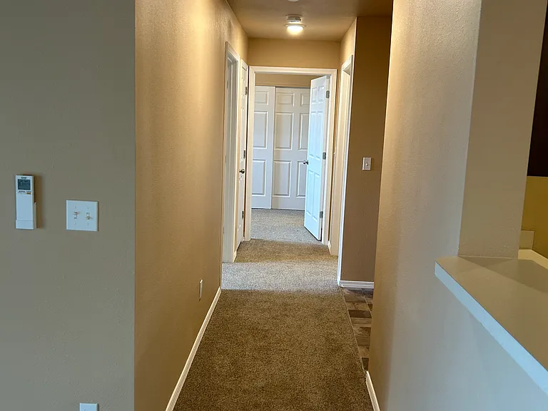 Samuelson Place Apartments — Photo 9