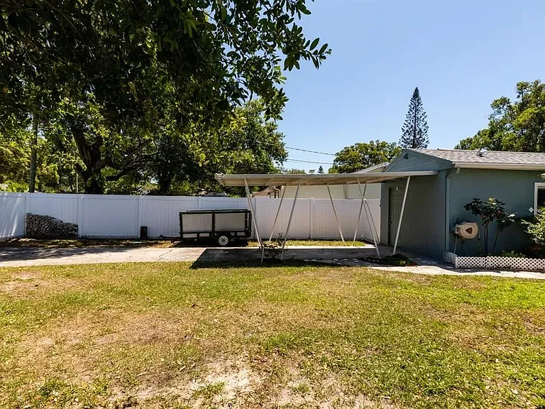 4915 Dr Martin Luther King Jr St N — Photo 44