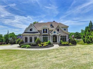 180 Sherwood Pass, Roswell, GA 30075