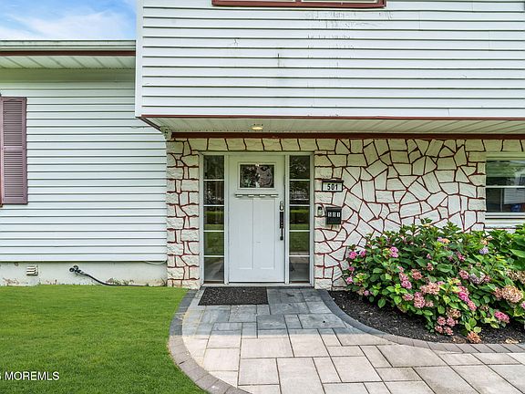 3rd image of 501 Monmouth Place