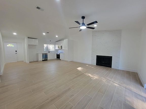 3rd image of 1704 N Red Cedar Cir