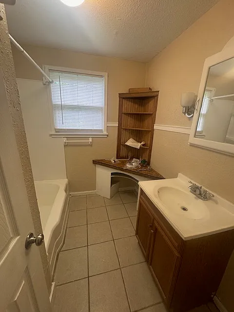 3 bed, 1028 sqft, $1,275 — Photo 3