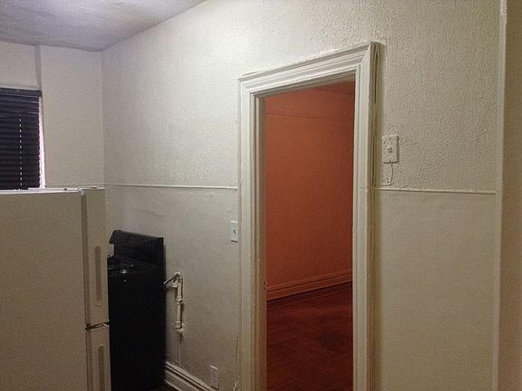 4th image of 170 Fenimore St APT A2